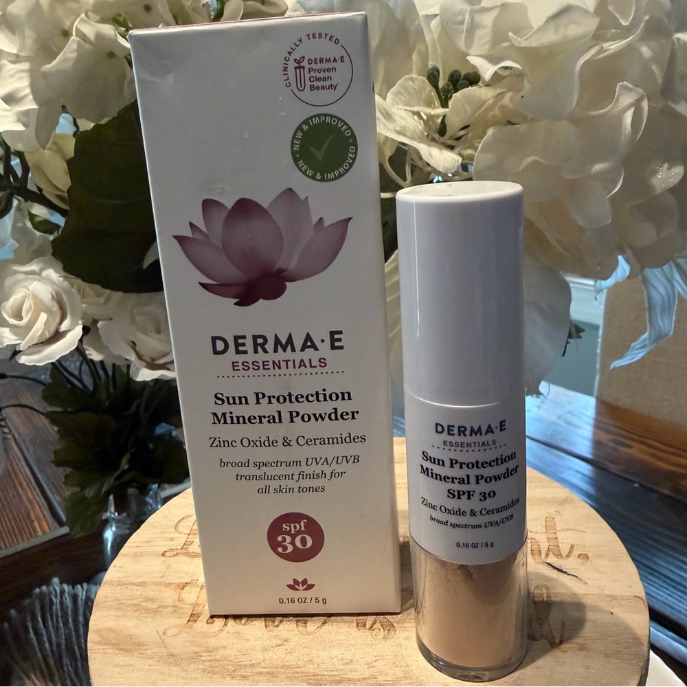 New DERMA-E Essentials Sun Protection Mineral Powder SPF 30 NEW 0.16 oz